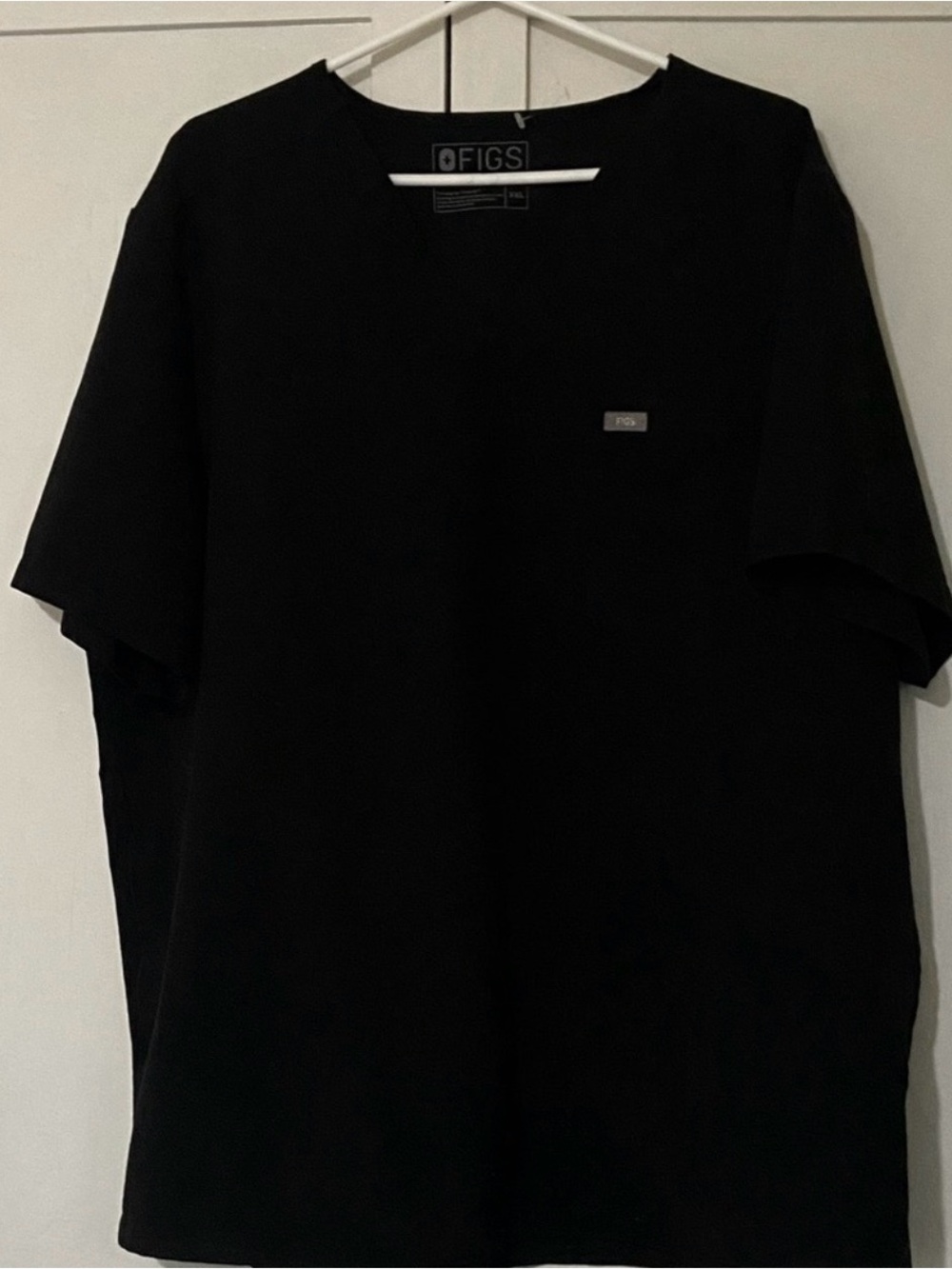 FIGS Black Set: Catarina One-Pocket Top + Zamora Jogger Pants